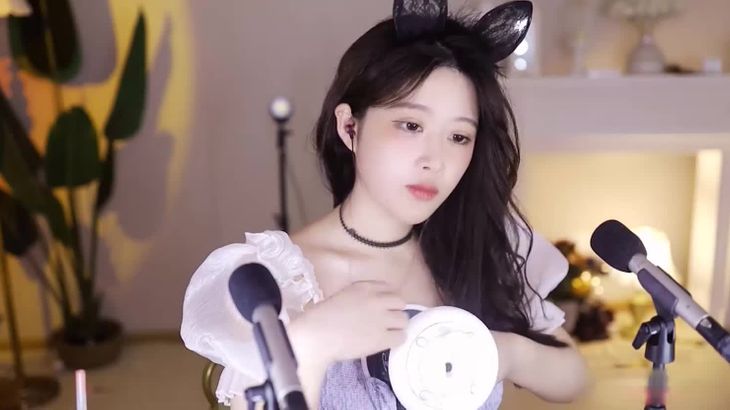 ASMR大伊伊 心跳kiss ASMR大伊伊 心跳kiss