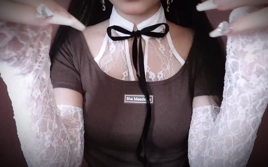 小羊喵 小调皮假装捂住哥哥的耳朵~