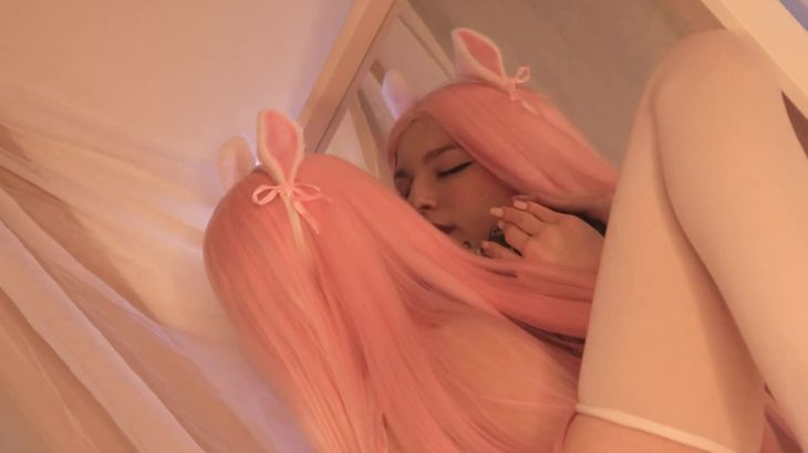 高颜值俄罗斯毛妹助眠，特有的舔耳真的绝了！44