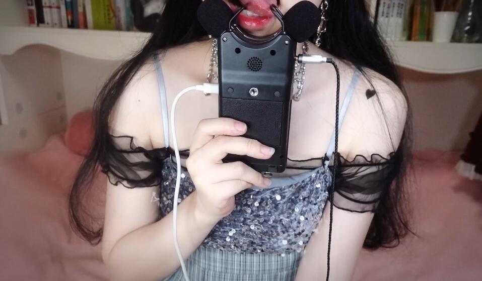小羊喵ASMR 中间喘息烤全羊~带一点儿摩擦的小袜子