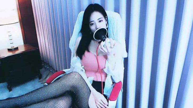斗鱼宛妹wm火箭定制福利 开档网袜