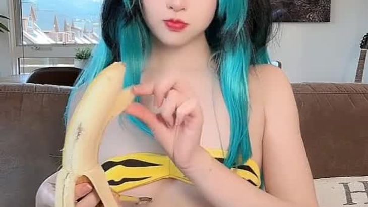 ASMRMissWarmJ 吃香蕉 ASMRMissWarmJ 吃香蕉