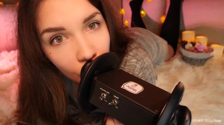 ASMRKittyKlaw 在沙发上的舔耳和口腔音 ASMRKittyKlaw 在沙发上的舔耳和口腔音